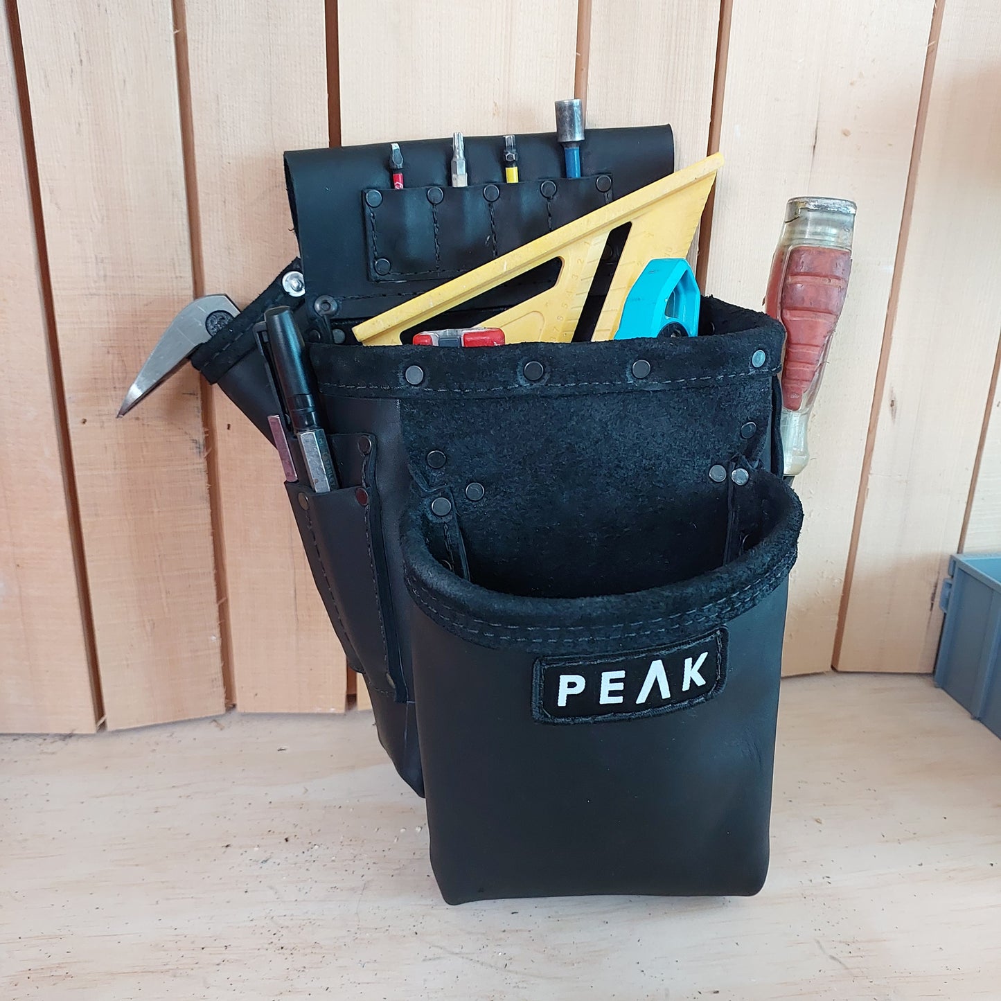 Peak Essential Pouch