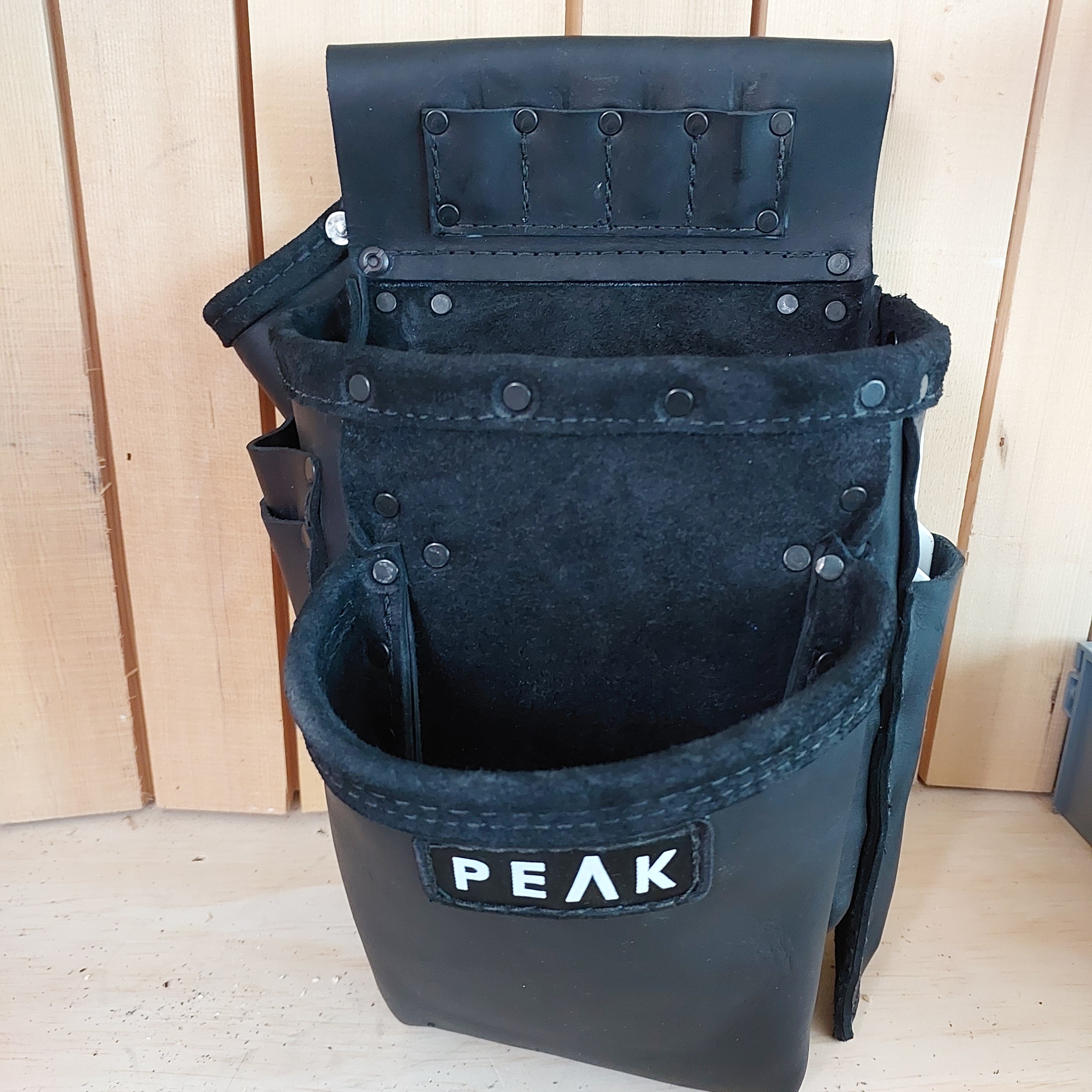 Peak Essential Pouch